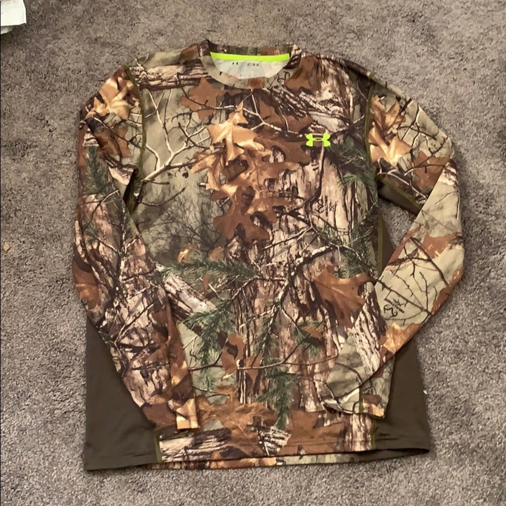 Men’s under armour scent control shirt